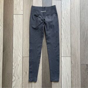 Aurola Gray Leggings